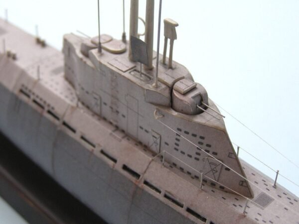 1: 200 U-2536 U-boot Type XXI Submarine Paper Model Kit